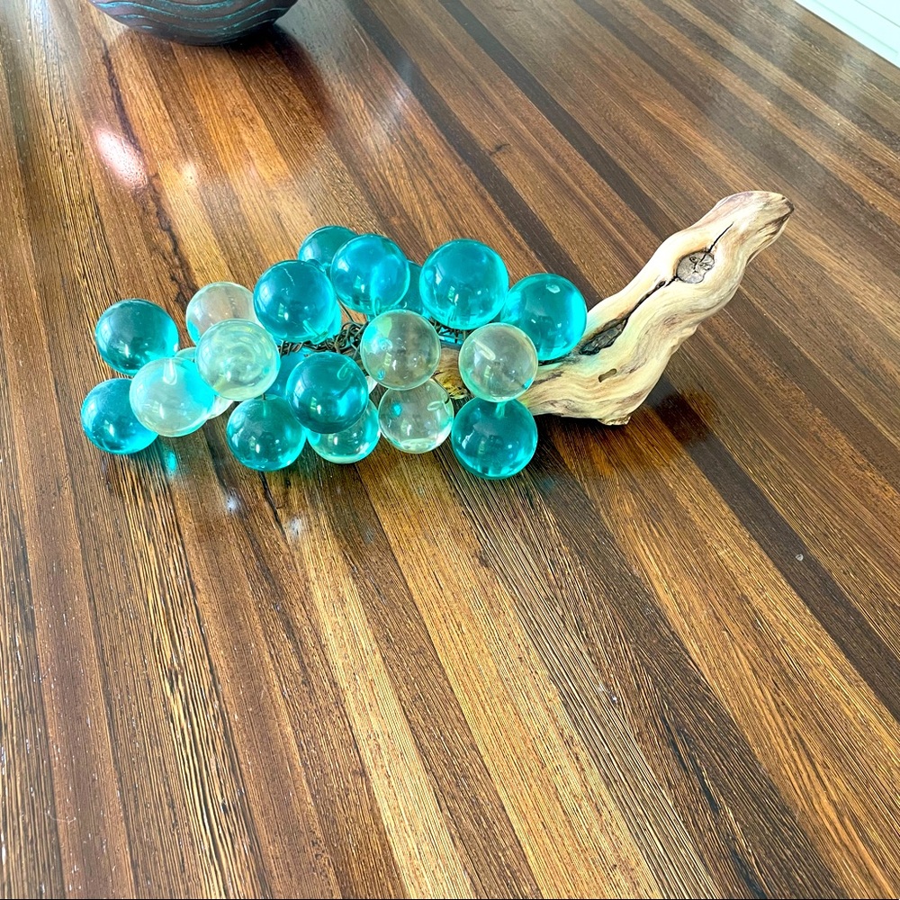 Vintage 1970’s Clustered Grapes decor